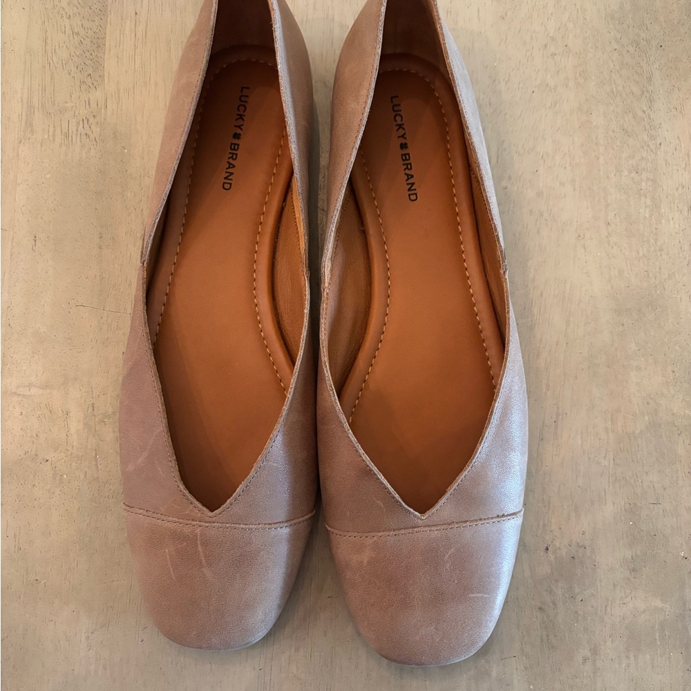 Lucky Brand Tan Flats Classic Slip-On Design